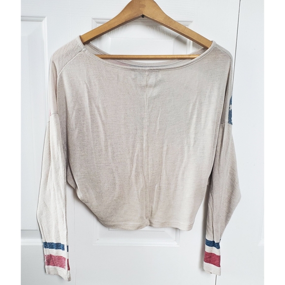 THE clas-sic long sleeves crop top - Picture 3 of 3